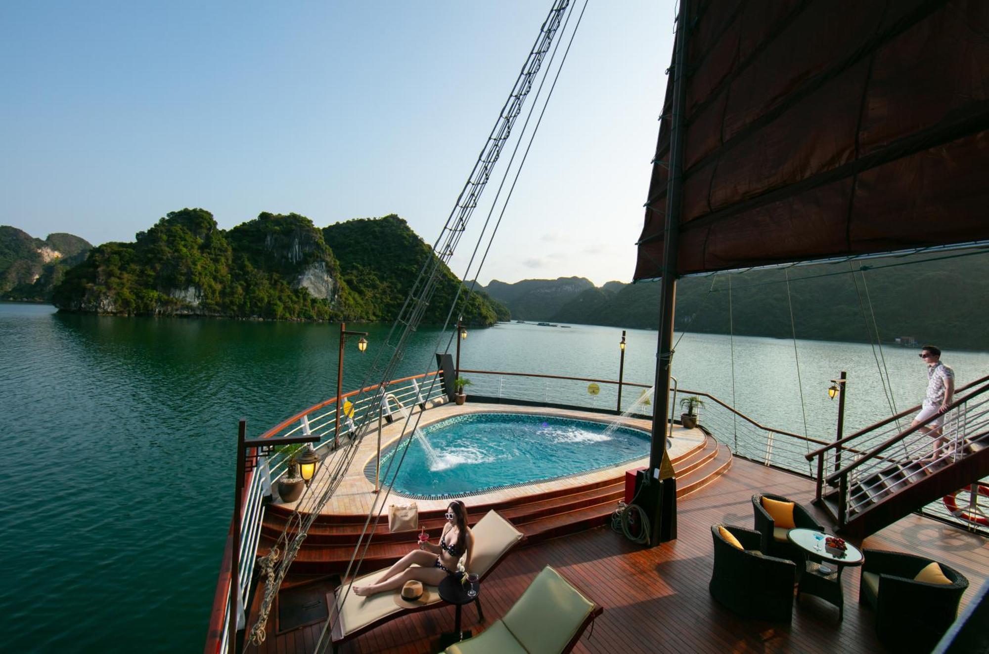 Amanda Luxury Cruise Hotel ฮาลอง ภายนอก รูปภาพ