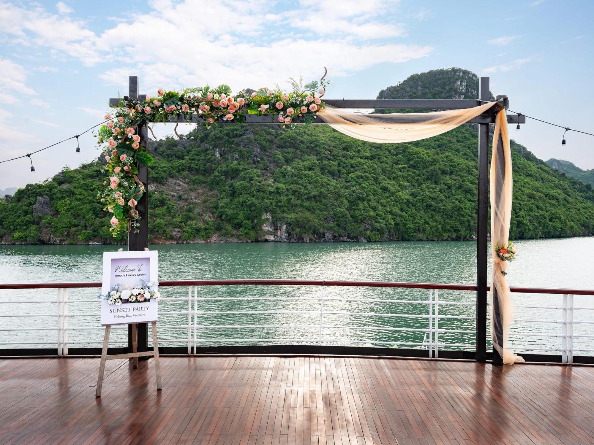 Amanda Luxury Cruise Hotel ฮาลอง ภายนอก รูปภาพ